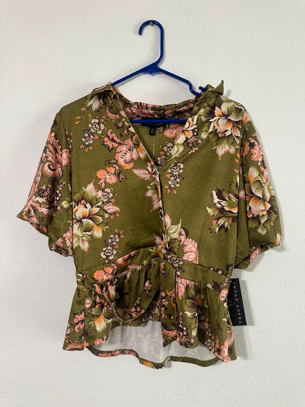 Tracy Evans Olive Floral Peplum Blouse Size Large V-Neck Ruffle Hem Top